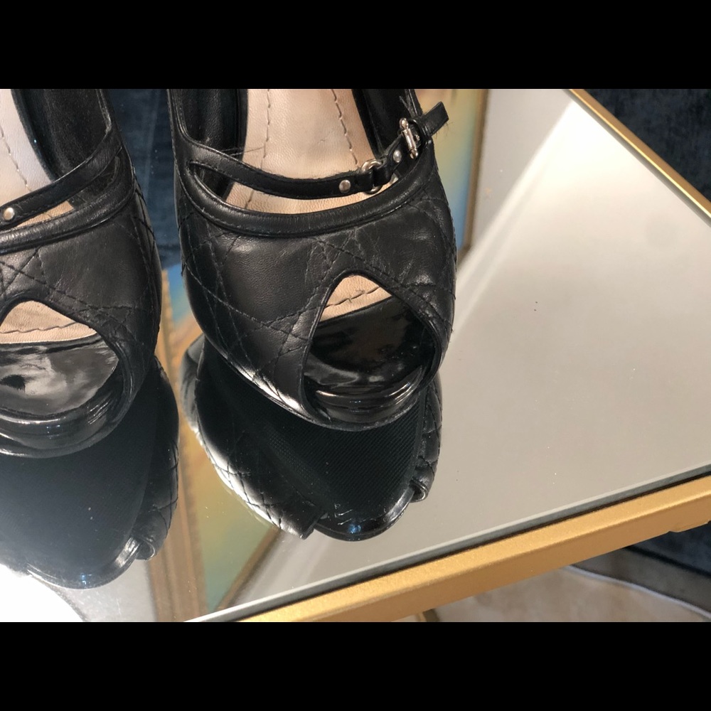 Christian Dior Cannage Black Pumps - Picture 4 of 9